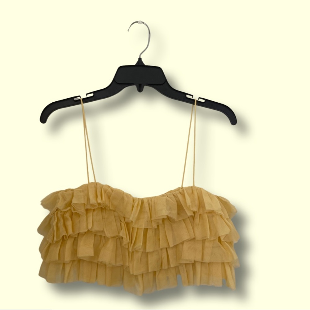 What about this amazing top!!!💛💛💛
